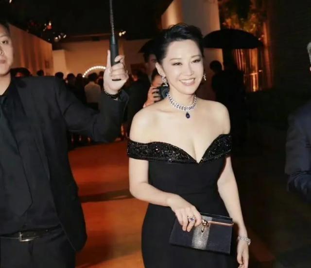 4位因丰满出名的女星，用丰盈体态演绎风华，美得人沉醉各有千秋