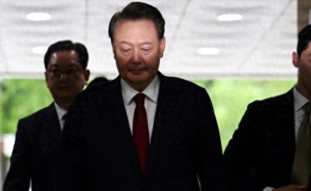 尹锡悦激烈拒捕的真实用意是什么