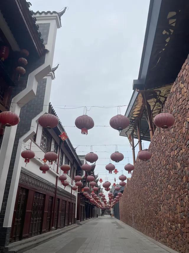 张家界大庸古城游客稀疏形同空城，未来何去何从