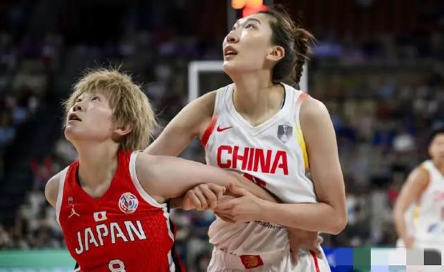 中国女篮出局第二天！宫鲁鸣大洗牌做新决定，李梦社媒评论区炸锅