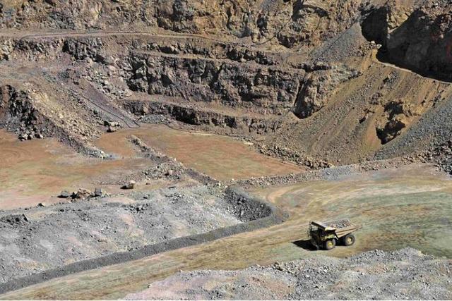 出大事了，美国第一块稀土磁铁诞生，贝森特欢呼雀跃：再不怕中国