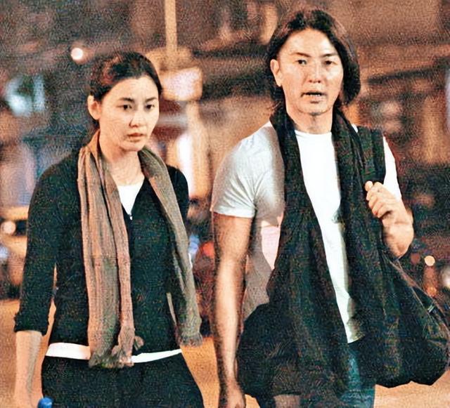 21岁拍三级，30岁被出轨，38岁嫁大佬，如今52岁没孩子也被宠成宝
