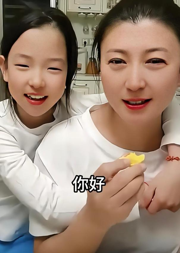 重罚！偷税、背人命债	，被官方彻查后首露面的闫学晶 迎来最终结局