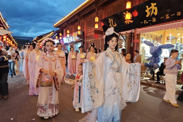 场景新人气旺！国庆期间凉山各景区推出精彩活动