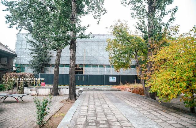 北京国宝级王府，曾经每年开放一天，如今腾退后破败不堪一片狼藉