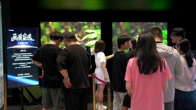 当贝“偷师”JVC的黑位对比度黑科技？家用投影也能有影院级暗场