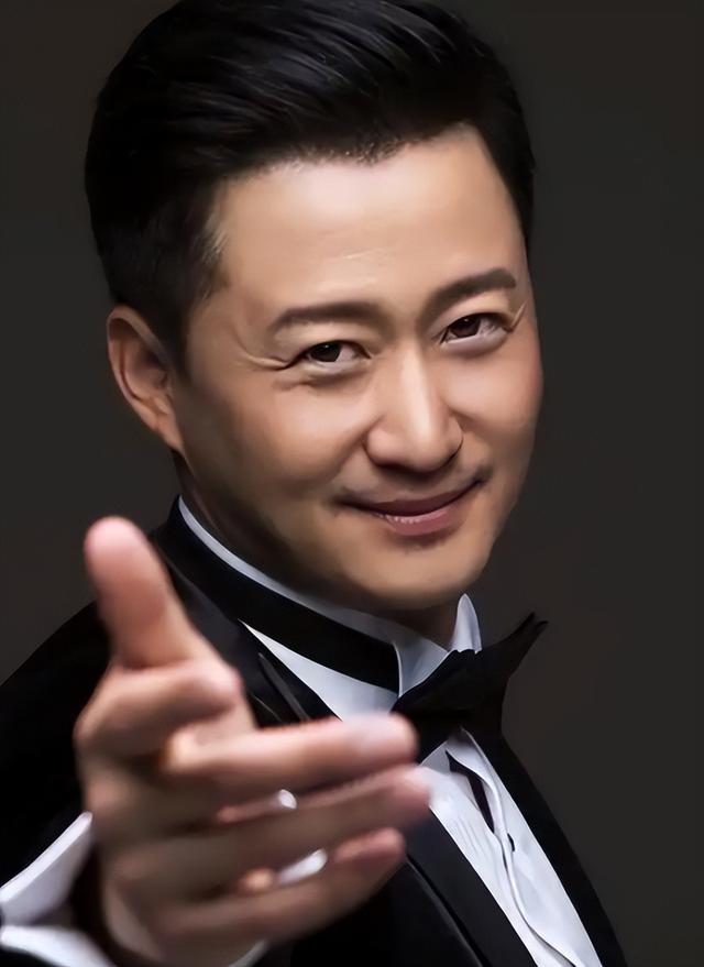 不听李连杰劝！大阅兵当天吴京再度打脸 ，这次轮到杜江扬眉吐气