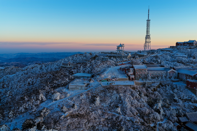 雪后泰山恢复开放 琉璃仙境引客来