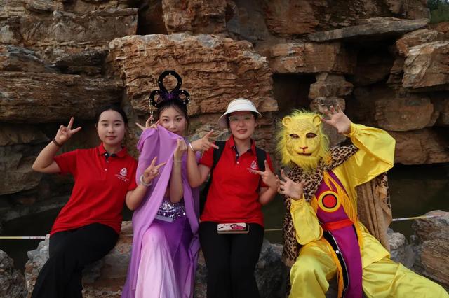 乡宁戎子酒庄夜游嘉年华璀璨启幕西游IP赋能文旅融合新标杆