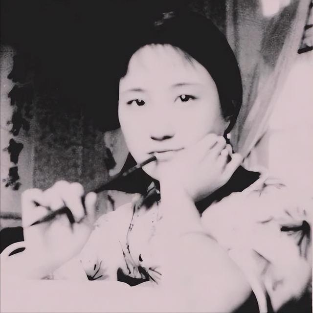 离婚不离家！看到如今佩通坦的窘境，才知他信家族最大的底气是她