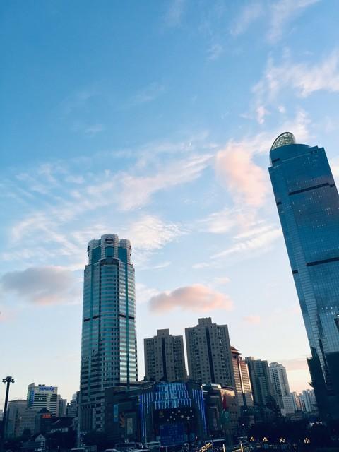 游客的疑惑：明明都是一线城市，深圳为什么没有上海“洋气”？