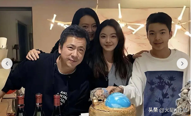 王中磊破产，携全家搬出庄园住进别墅，老婆愁眉苦脸被迫接受降级