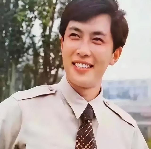 唐国强观看阅兵才过2天，让人担心的事情还是发生了