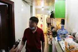 武汉：家中煮鸡蛋未关火 中途买菜锅被烧干图片