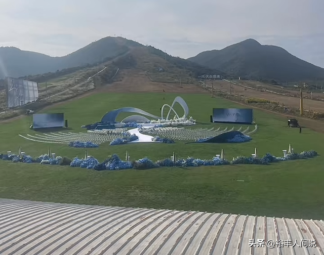 北京富二代大婚，央视主持人主持，朱时茂白雪现身，曝鲜花30万元
