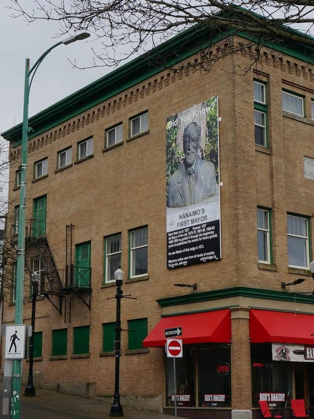 温哥华岛上的最大港口——纳莫奈