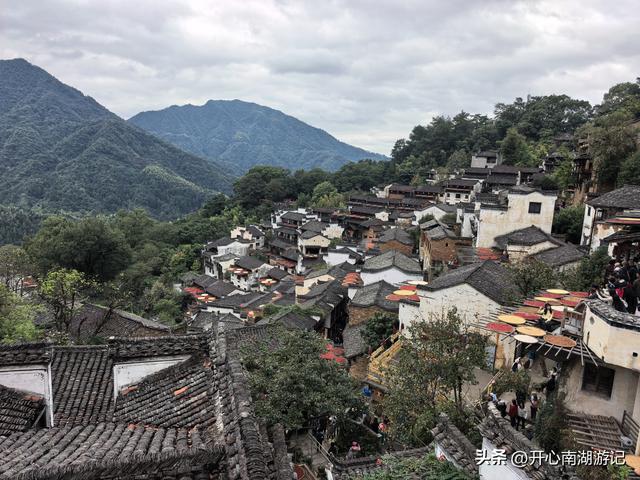 2025年秋老姐俩江西行，去篁岭看晒秋