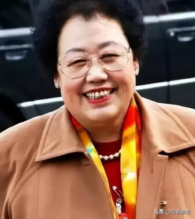 京圈四大富婆，身价过百亿，出门私人飞机，甚至坐拥北京一条街