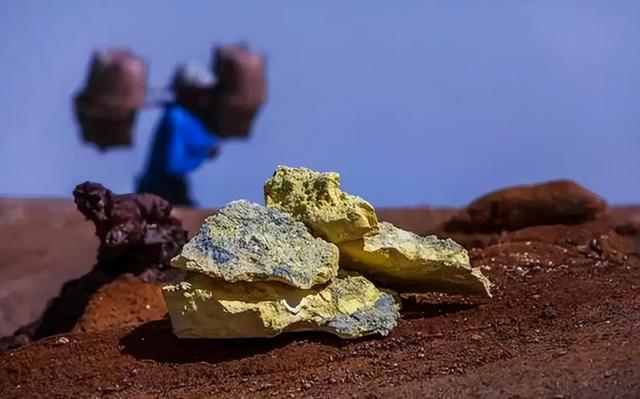 让美国战机飞不起来！中国的绝地反击，外媒：这比芯片更严重
