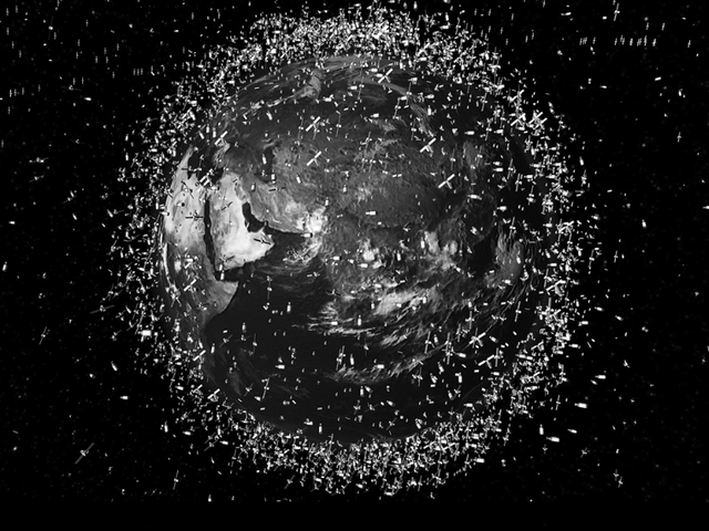 太空碎片威胁升级了！神舟二十号飞船被撞，6名航天员能否长驻？