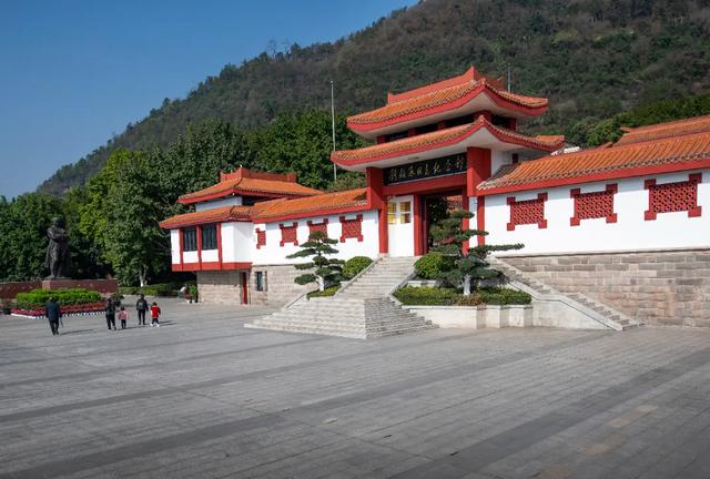 游重庆｜这份攻略助你看球、出游两不误，速戳→