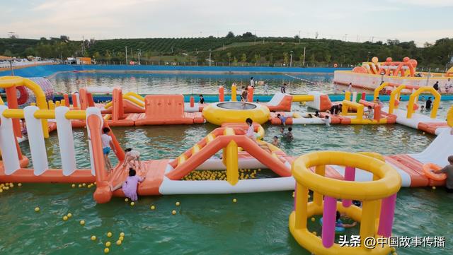 湖北枝江：仙女镇吉吉村冰雾水寨水上乐园清凉度夏
