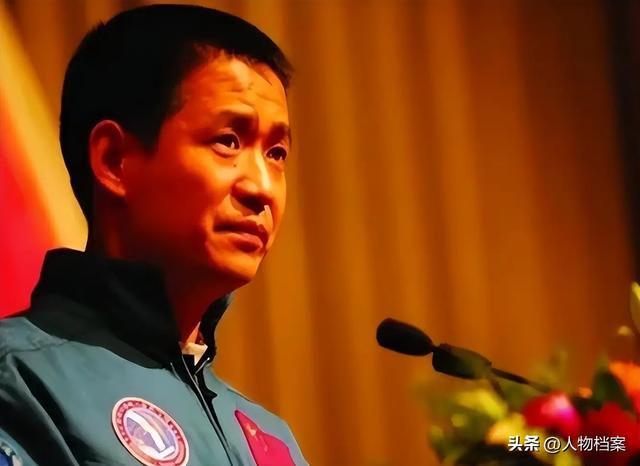聂海胜妻子：在丈夫上太空前提出离婚，其中究竟隐藏了多少辛酸？