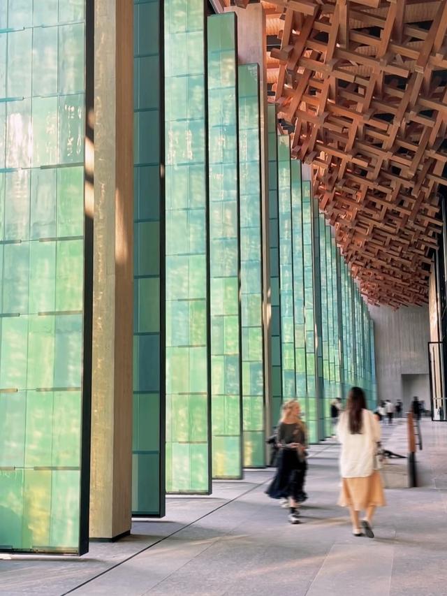 大量法国游客涌入杭州，打着旅游幌子不去旅游不吃美食，为啥来？