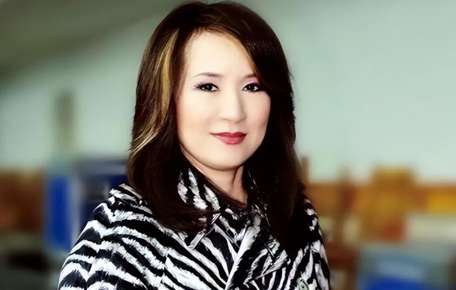 原来早已不是中国籍，被老外“玩腻”后回国的郑绪岚，如今怎样了