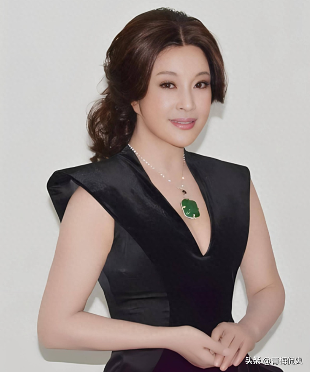 钱再多有什么用？75岁的“风流妖精”刘晓庆，已经走上另一条道路