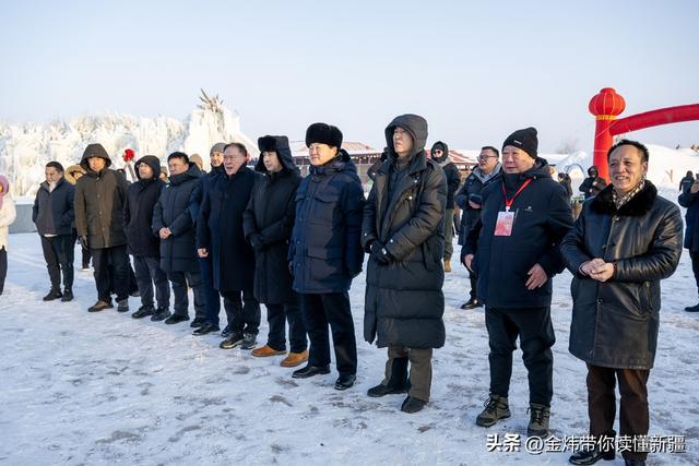 乌伦古湖黄金海岸景区借福海冬捕节分会场东风全力“添柴”冰雪游
