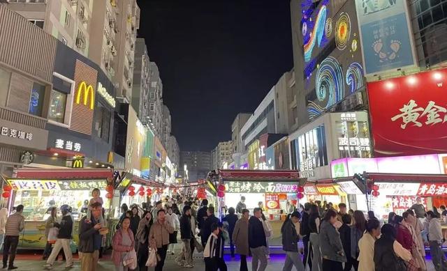 霓虹初上时，看见夜青岛的AB面~