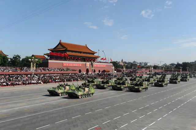 9·3阅兵安排公布，特朗普没等到中方邀请，先收到中国的反制警告