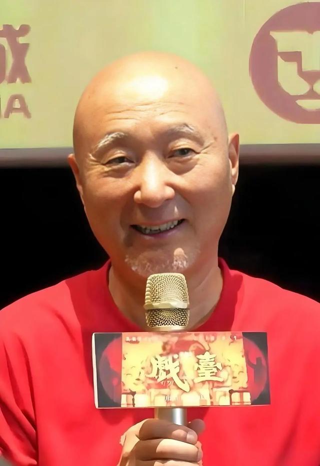 从春晚台柱子到被“封杀”23年，如今王者归来，让无数观众笑着笑着就红了眼睛