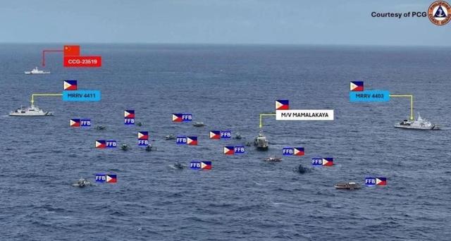 菲渔民突然掏出长刀，当面挑衅中国海警，我方反制没一个动作多余