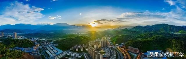 一条边境国道，藏着云南最动人的团结与烟火