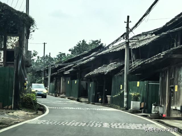 千里岷江第一镇，怎么这么冷寂？沉银宝藏、崖墓摇钱树，都白瞎了