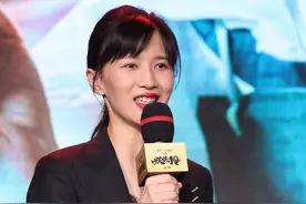 papi酱原名姜逸磊图片