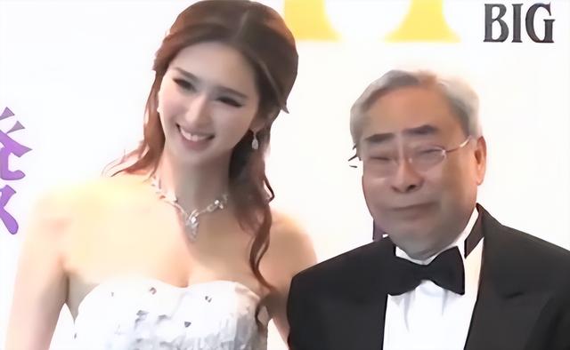 曾是体操女神，退役后与大51岁的干爹谈恋爱，如今何傲儿收获新生