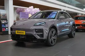 新车 | 售59.8万元起/最高续航702公里，保时捷纯电动Macan到店图片