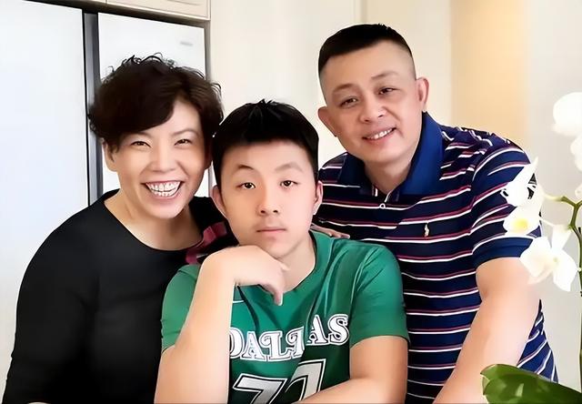 涉贪腐被带走、败光20亿、移民改国籍	，邓亚萍身上的谣言太离谱