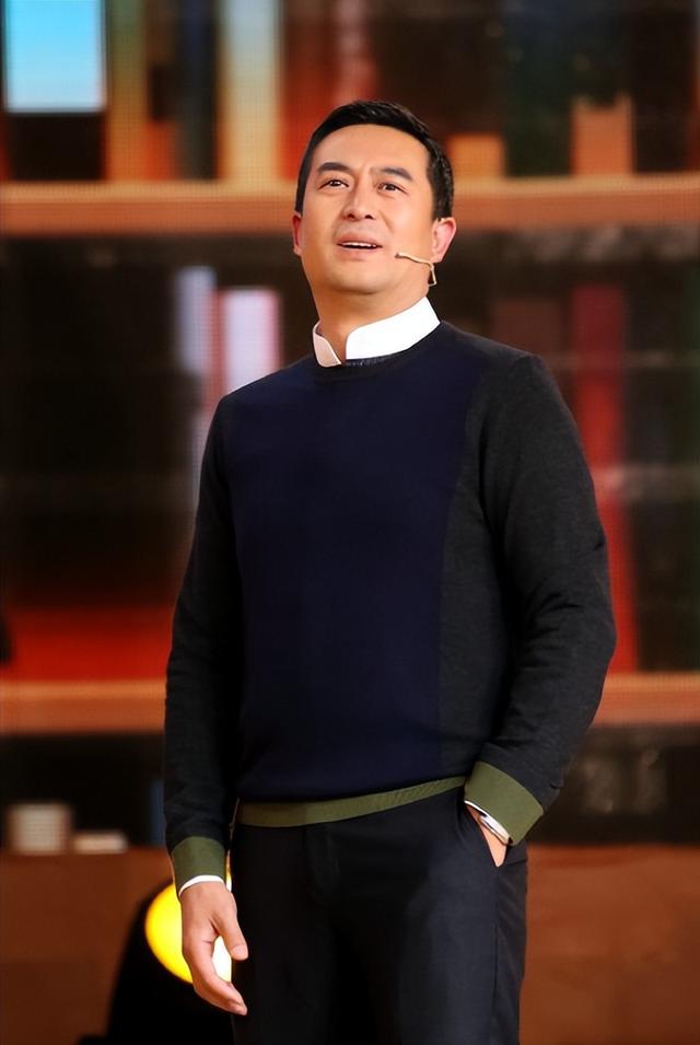 与王海燕离婚传闻真相大白1年，55岁张嘉益近况曝出，一点不意外