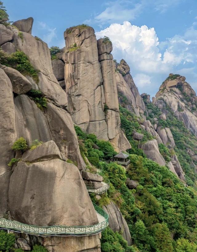 年轻人不看5A景区，宁愿坐5小时车去大青山，避人流还解压