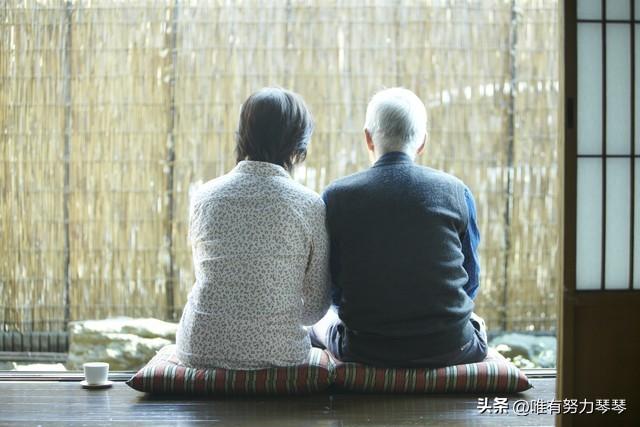 两性关系：60岁女人的大实话，男人过了65岁，只剩下一个“用处”