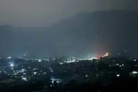 莫迪高调庆祝“胜利”，会议现场的一幕，让外界嗅到不寻常信号图片