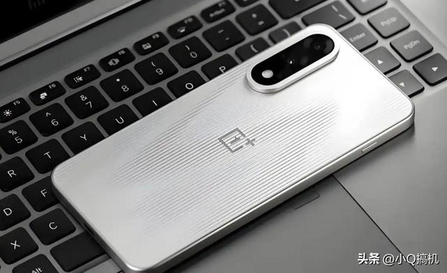 一加豁出去，不到2000元的天玑9400+旗舰，6700mAh+100W闪充