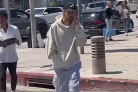 贾斯汀比伯雷人穿搭上热搜，四月份穿棉鞋，运动裤一穿就好几条图片