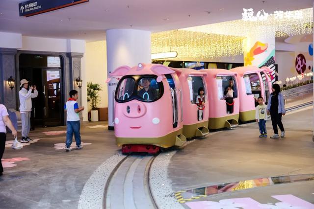 小粉猪火车，刷屏！！海淀新晋网红打卡地人气爆棚——