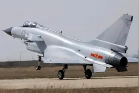 2亿一架造了300多架，结果却成了鸡肋？论早期歼10的落后和重生图片