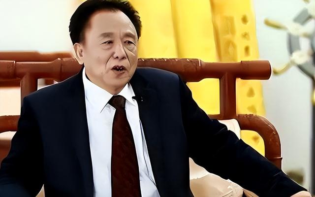 包养多名情妇，生下11个私生子，70多岁潜逃时仍要生娃！他是谁？